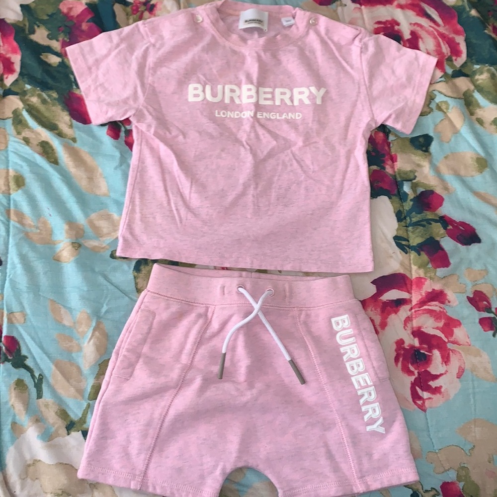 Kids Burberry set shorts and t shirt size 2y